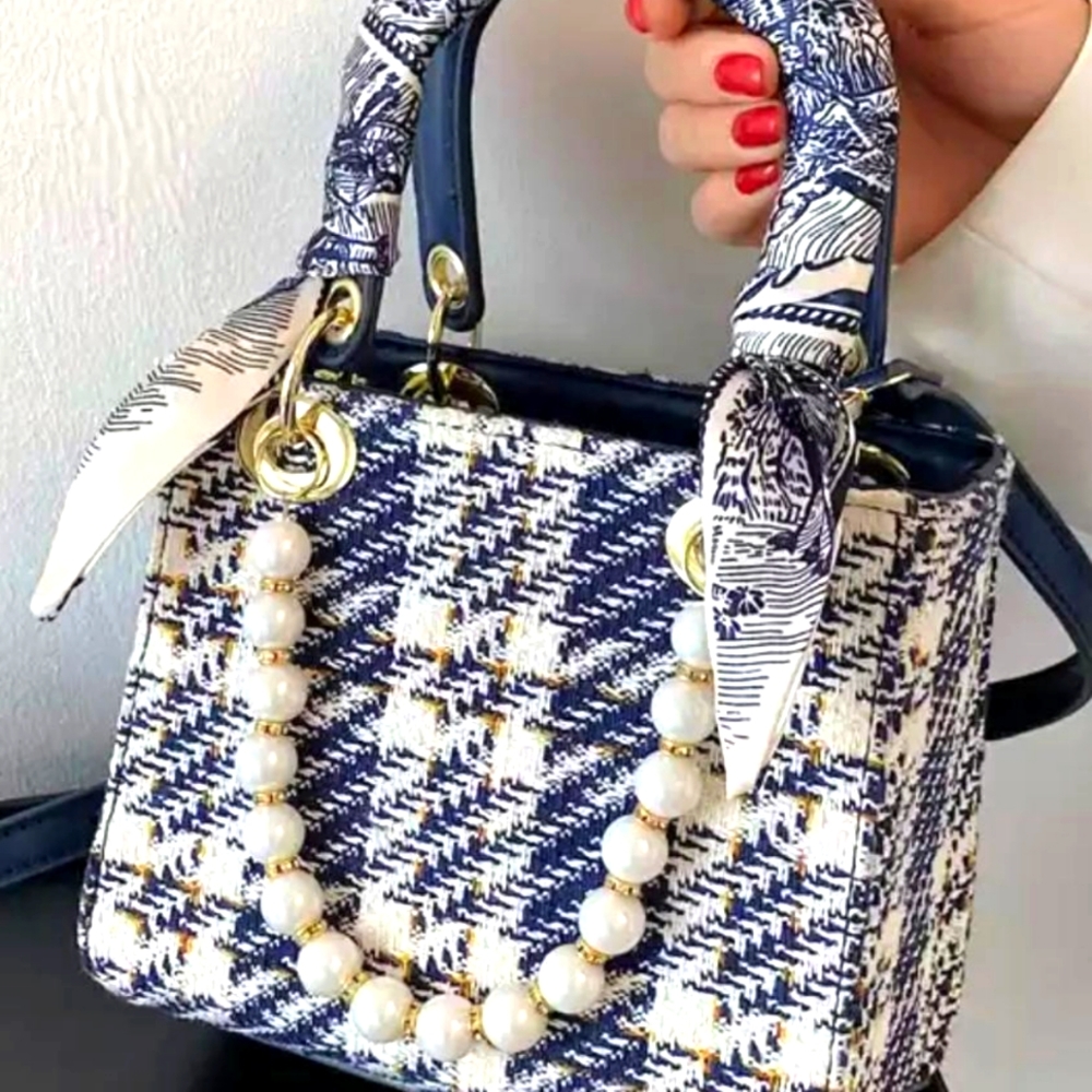 Meet your Posher, Jacquelin